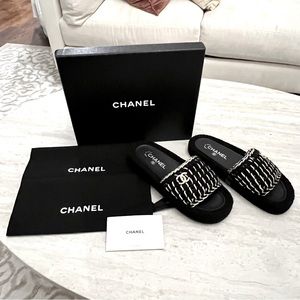 CHANEL Mules (Slides) 38